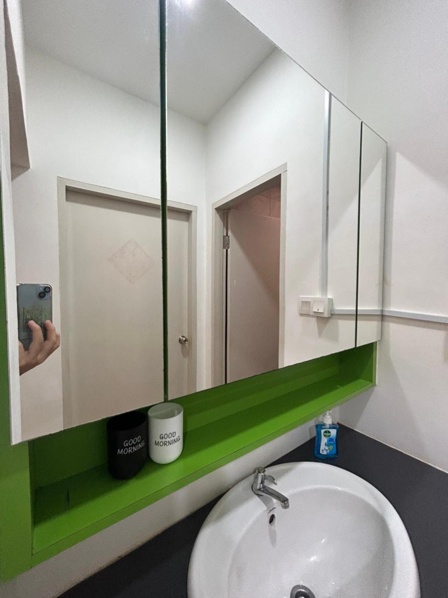 Roxy Apartment كوشنج الغرفة الصورة